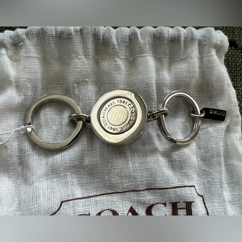 Coach Signature Valet Crystal Turnlock Keyring NWT - Picture 4 of 4